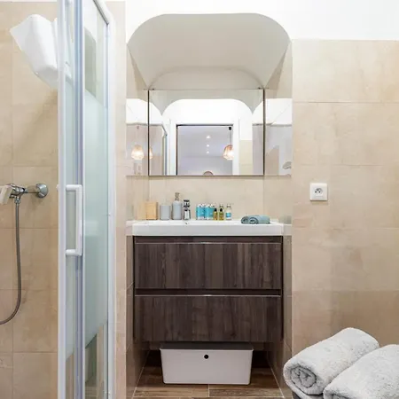 Mari 71 - Unique Near Sea